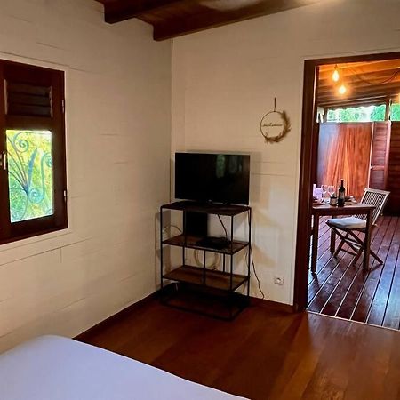 Bungalow Avec Jacuzzi Privatif Βίλα Sainte-Rose Εξωτερικό φωτογραφία