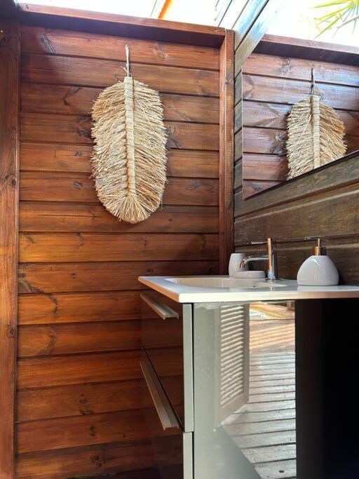 Bungalow Avec Jacuzzi Privatif Βίλα Sainte-Rose Εξωτερικό φωτογραφία